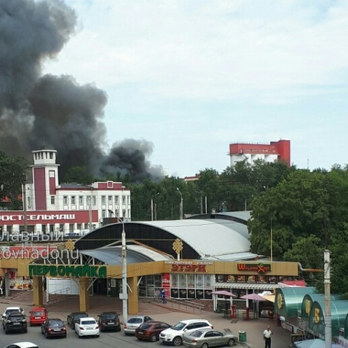 Пожар в районе Сельмаша: огонь локализован на площади 1200 квадратных  метров - KP.RU