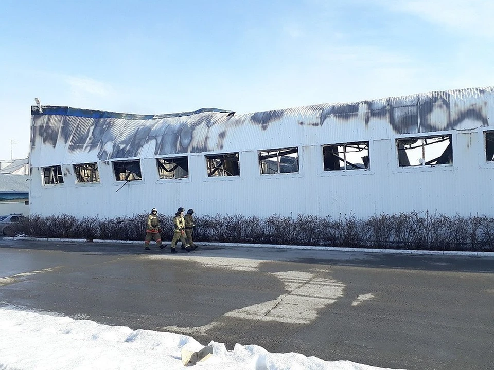 На фото сгоревшее здание, владельцем которого являлась компания ООО «СПЭРО-ЛТД»