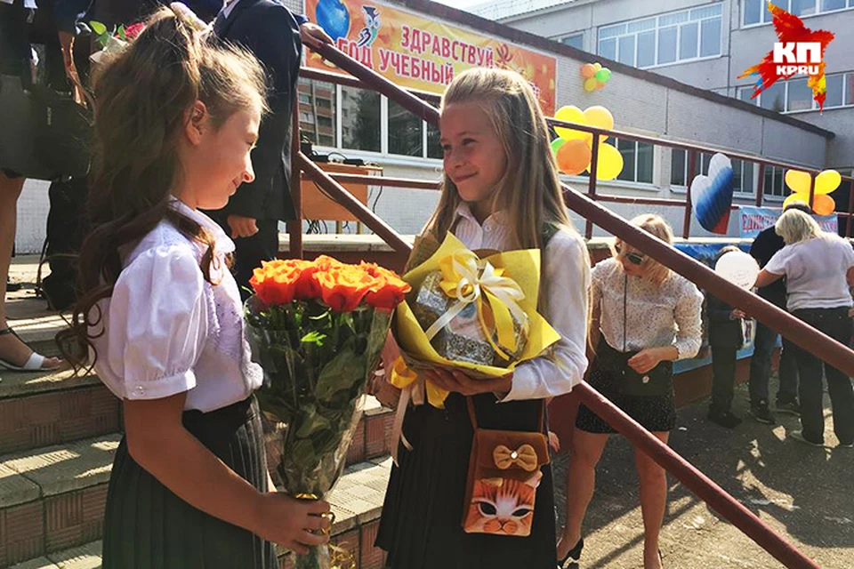 В Смоленске отметили 1 сентября и встретили участников пробега «Соединяя столицы».