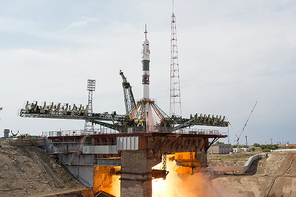 Запуск ракеты-носителя "Союз-ФГ" с кораблем "Союз МС-09" на Байконуре
