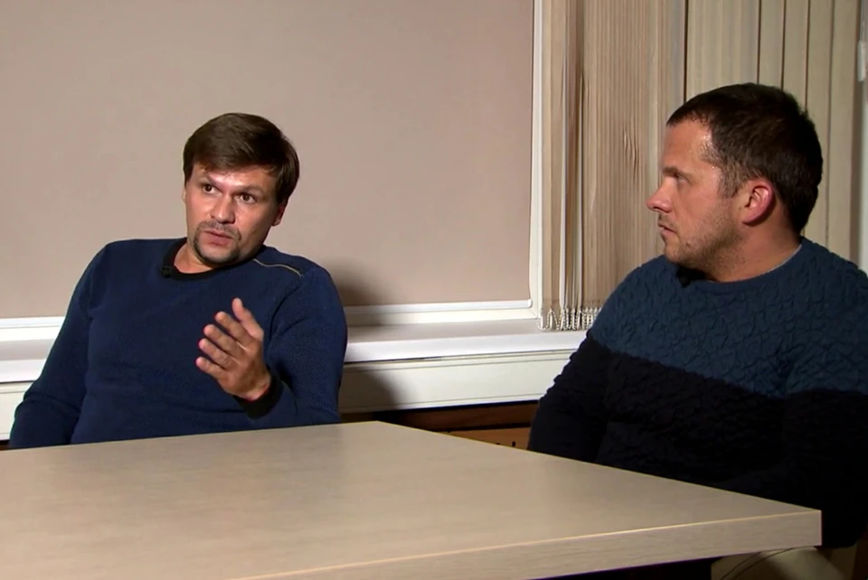 Александр Петров и Руслан Боширов во время интервью.