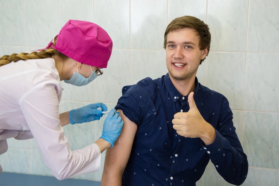 В Крыму вакцинацию пройдут больше 800 тысяч человек, в Севастополе - больше 200 тысяч.