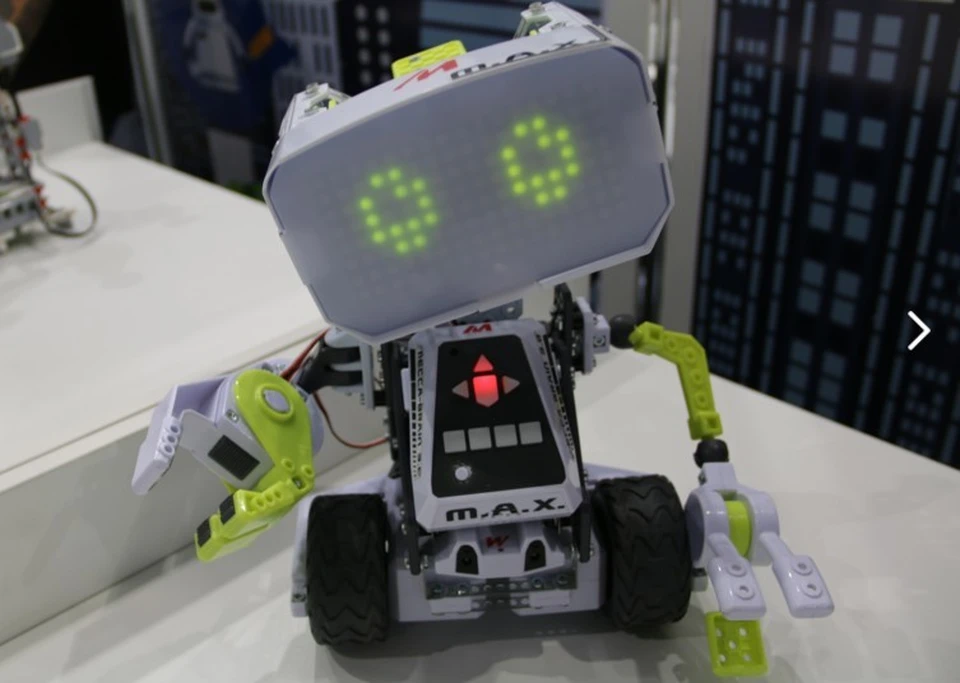 M.A.X - интеллектуальный робот-конструктор
