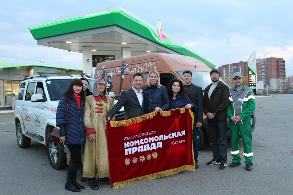 Команда участников автопробега на АЗС наших топливных спонсоров
