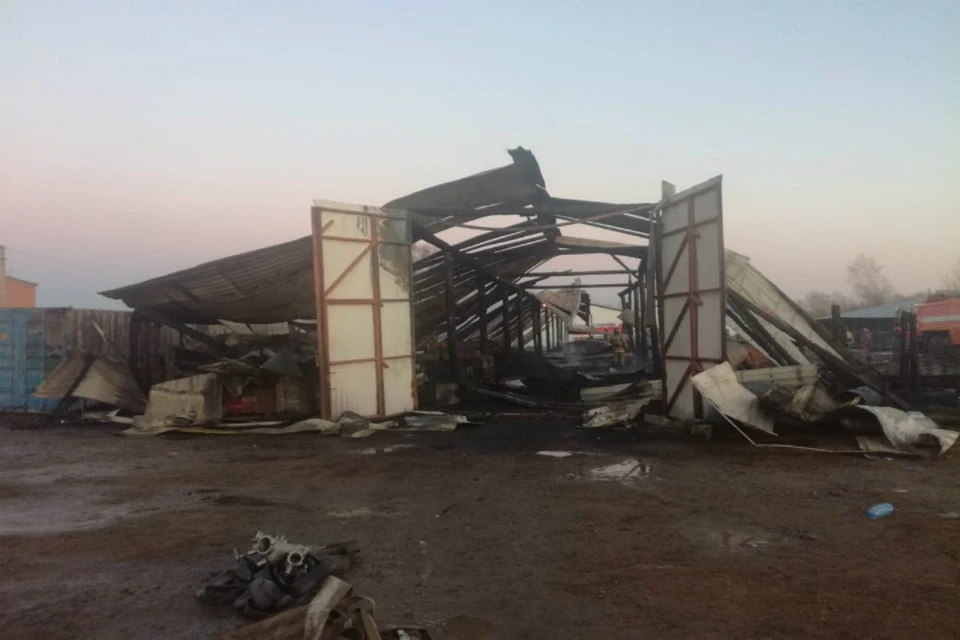Пожар на складе зерна под Хабаровском: Огонь уничтожил около 200 тонн сои и ячменя