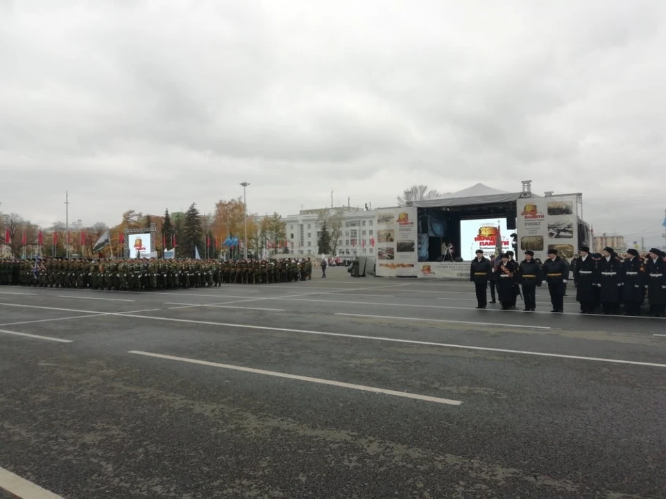 В Самаре на площади Куйбышева проходит Парад Памяти 2018