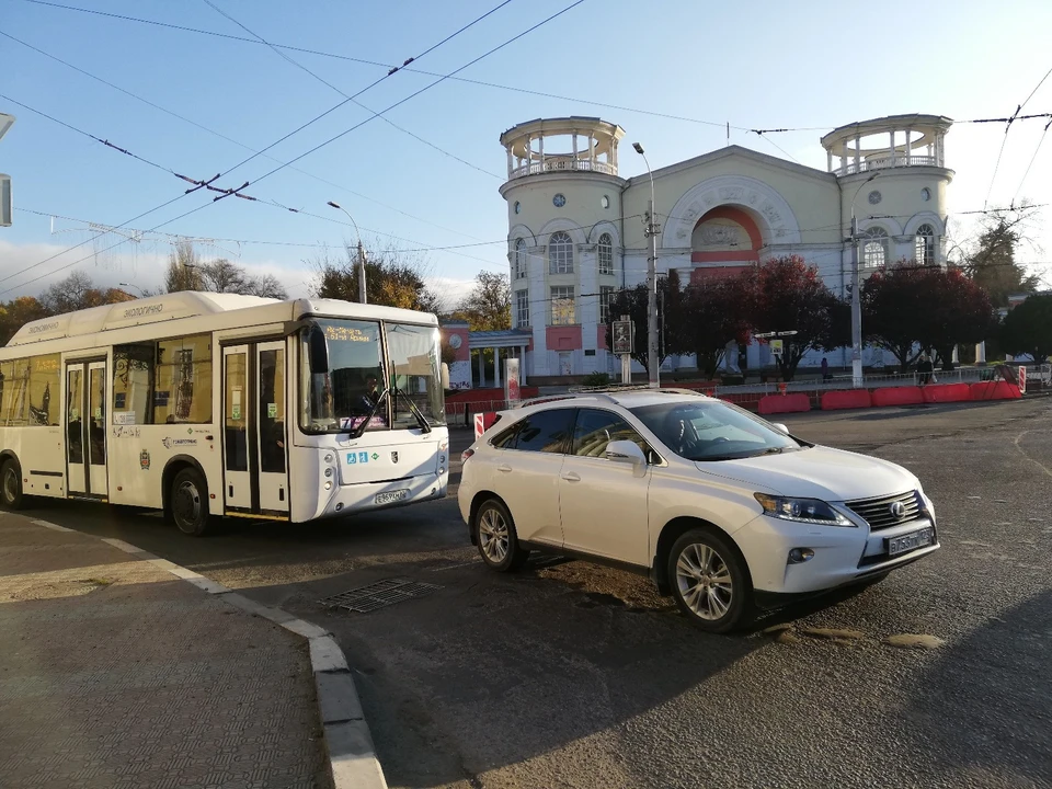 С некоторыми перевозчиками решили расторгнуть договора.
