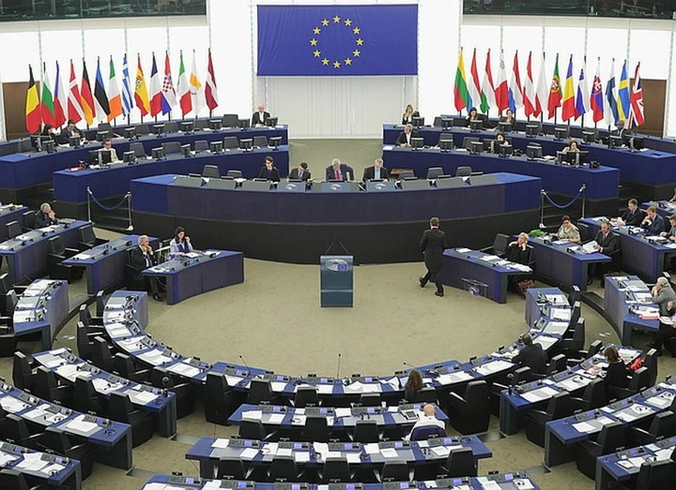 За резолюцию проголосовали 396 евродепутатов, 76 высказались против, 186 — воздержались.