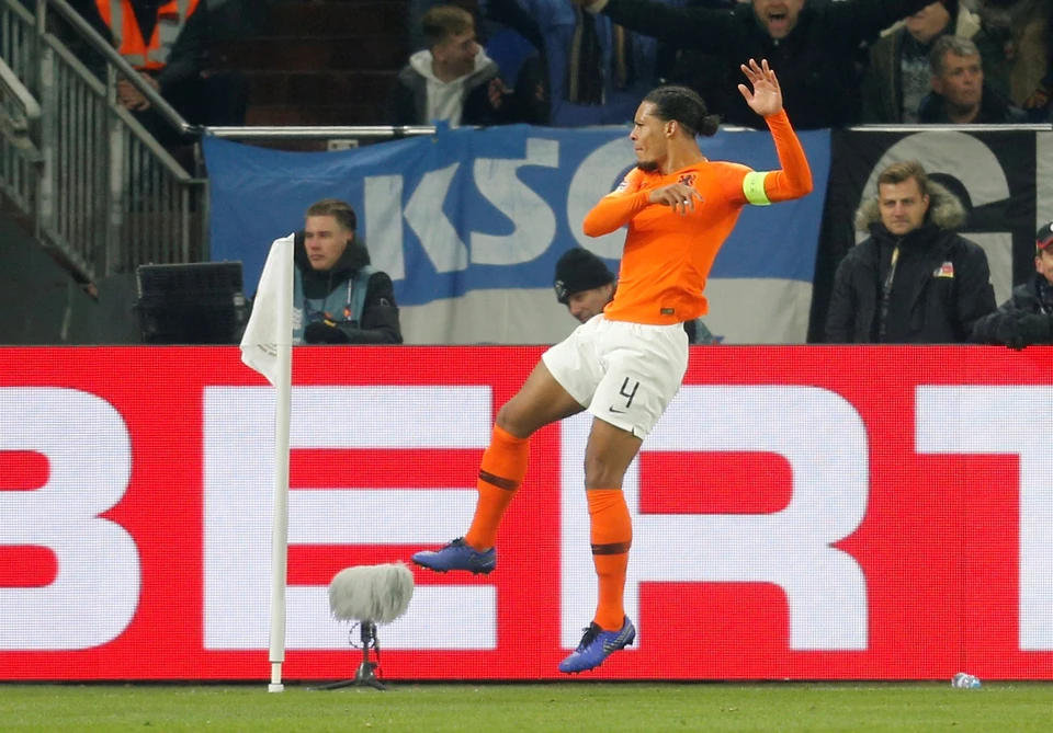 Голландия на последних минутах вырвала ничью у Германии.