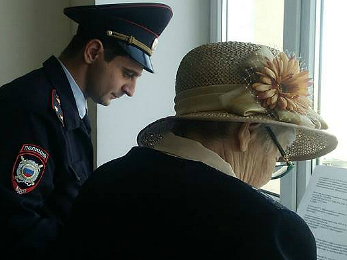 Больной диабетом пришлось с вооруженными полицейскими выбивать в  поликлинике инсулин - KP.RU