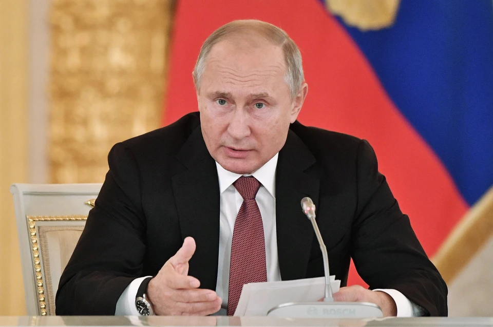 Президент РФ Владимир Путин подписал закон о бюджете РФ на 2019-2021 году.