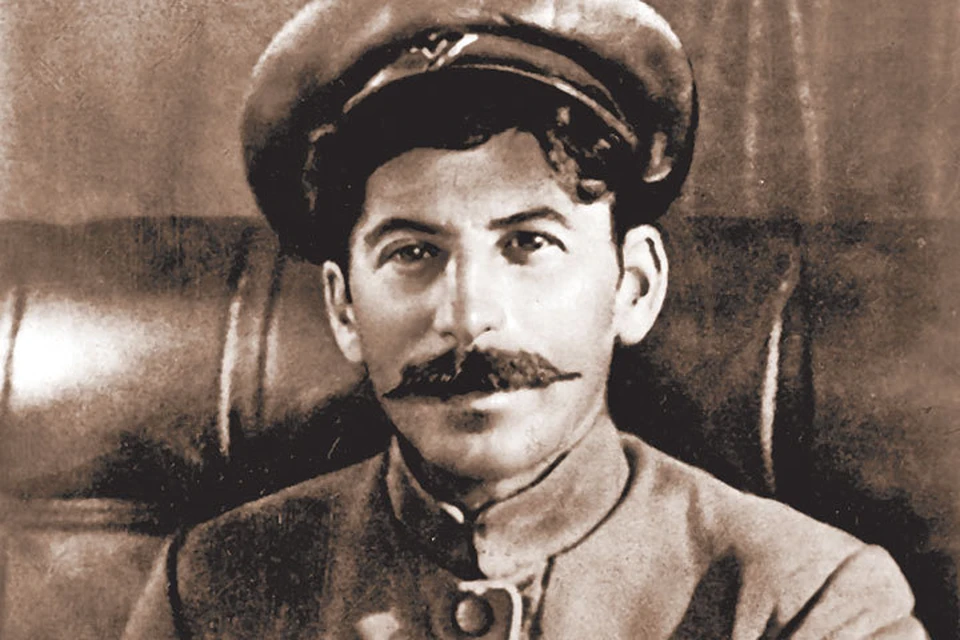 Ленин называл Сталина (правда, к концу жизни он переменил свое мнение) «чудесным грузином». Вероятно, все-таки было что-то такое в Кобе? Фото из книги.