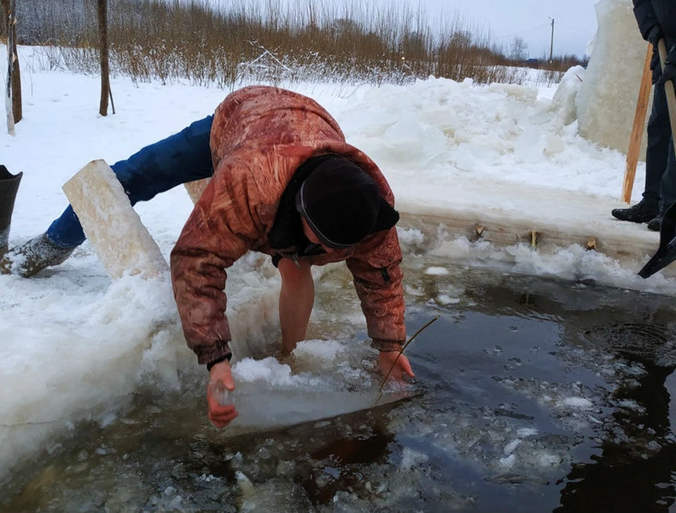 Фото по запросу Прорубь