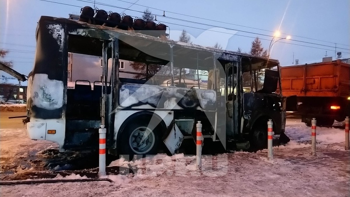 В салоне резко запахло газом»: Пассажиры рассказали, как спасались из  горящей маршрутки в Кемерове - KP.RU