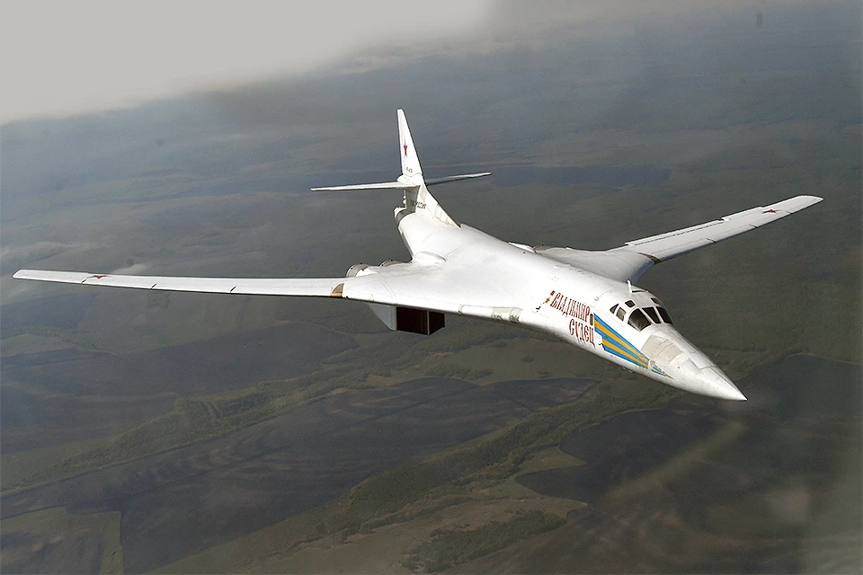Стратегический бомбардировщик Ту-160.
