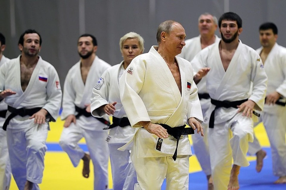 Президент России Владимир Путин на тренировке с дзюдоистами в Сочи