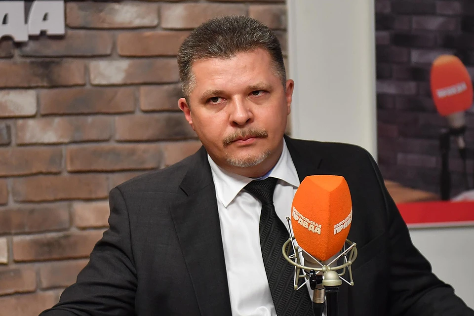 Антон Замков на радио "Комсомольская правда".