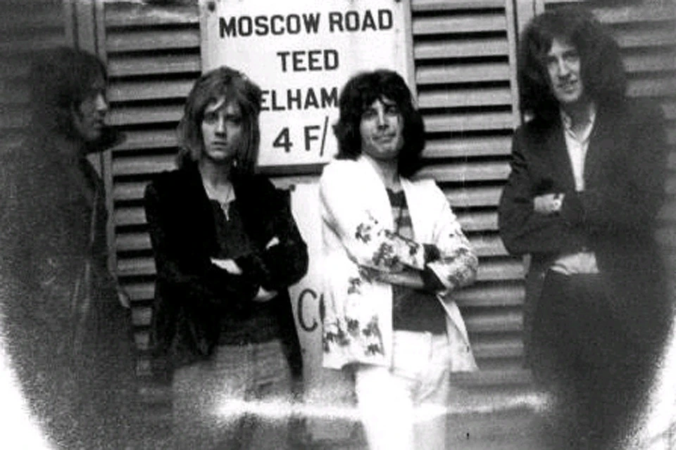 Группа Queen в 1970 году, Майк Гроуз - крайний слева.