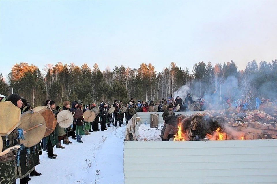 Ритуальное сожжение верблюдов в Иркутской области: уголовное дело за жестокое обращение с животными не возбудили. Фото: Артур Цыбиков.
