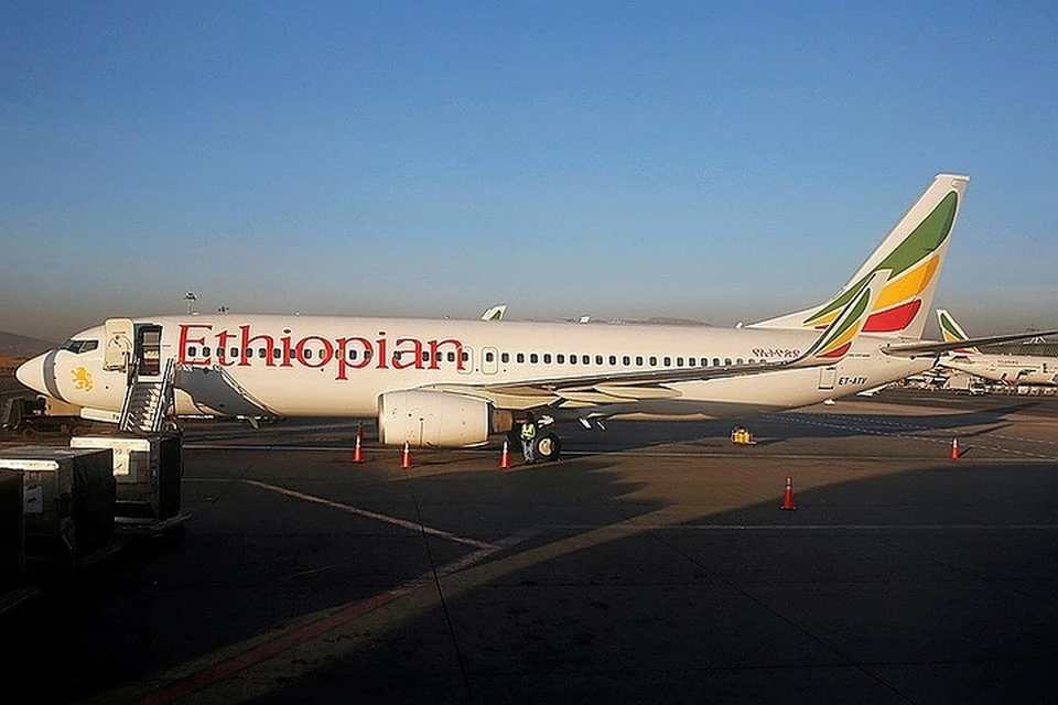 Разбившийся самолет Боинг-737 MAX-800 авиакомпании Ethiopian Airlines.