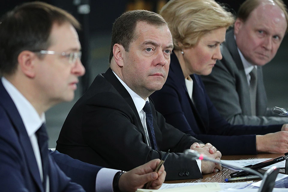 На состоявшемся заседании правительственного совета по развитию кинематографии Медведев пообещал поддержку российскому кино. Фото: Сергей Бобылев/ТАСС