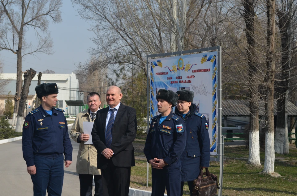 Посол РФ в КР Николай Удовиченко прибыл с визитом на авиабазу в Кант