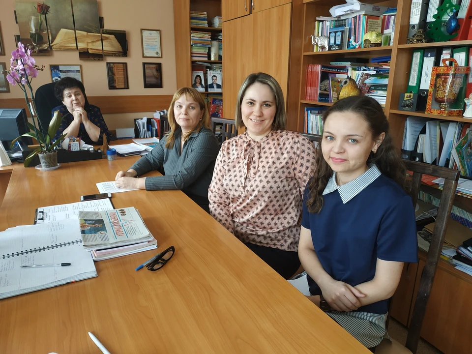 Директор школы Нина алексеевна заботится о том, чтобы молодым педагогам было интересно работать.