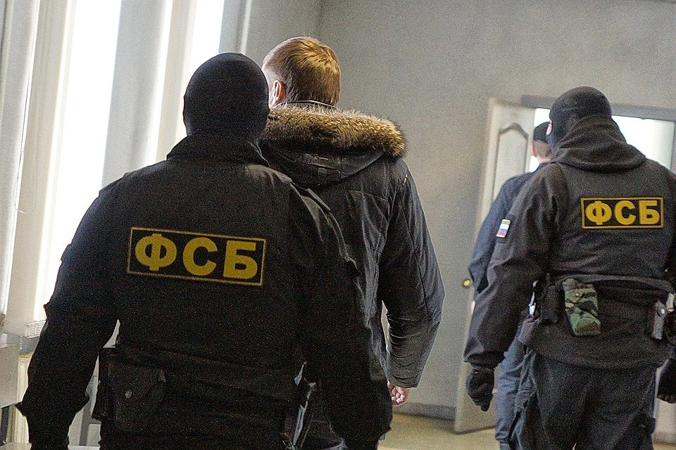 Сотрудники Федеральной службы безопасности (ФСБ) России пришли в Кузьминский районный суд.