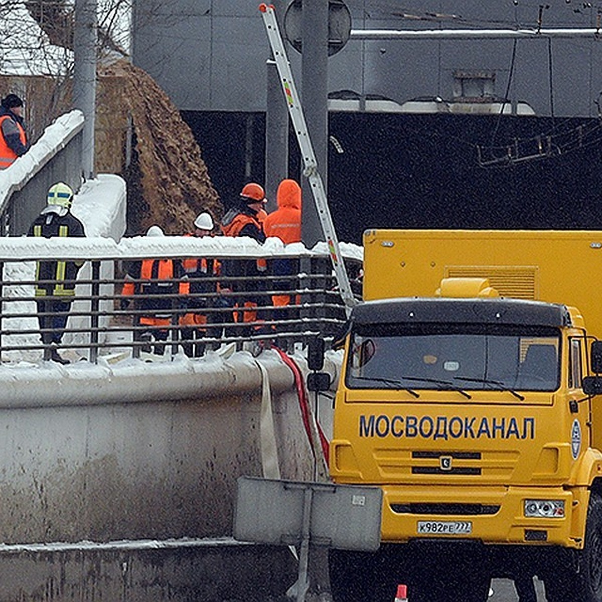 Установлены причины аварии на дамбе 