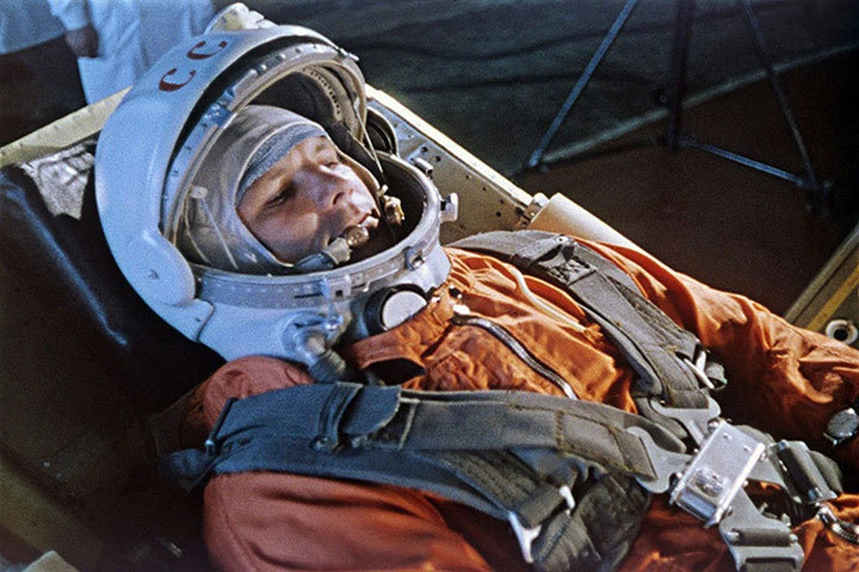 В 9 часов 7 минут 12 апреля 1961 года Гагарин крикнул: «Поехали!» Так начался период орбитальных полетов человека на космических летательных аппаратах.