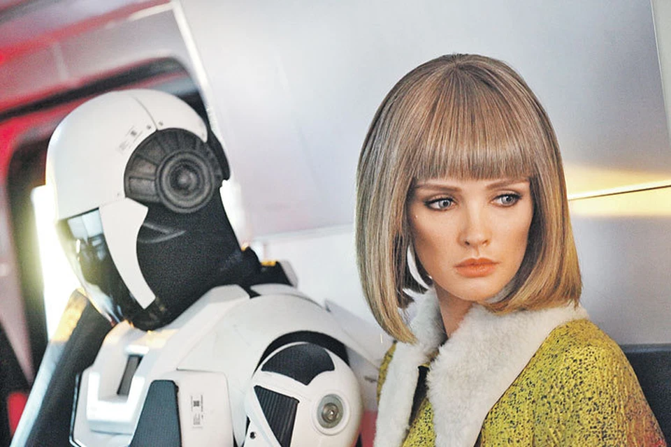 Если верить сериалу, скоро вокруг будут одни роботы, в том числе и такие симпатичные, как Ариса (Паулина Андреева). Фото: Первый канал