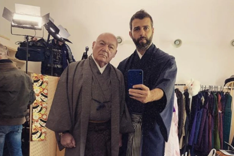 Познер и Ургант облачились в японские наряды. Фото: www.instagram.com.