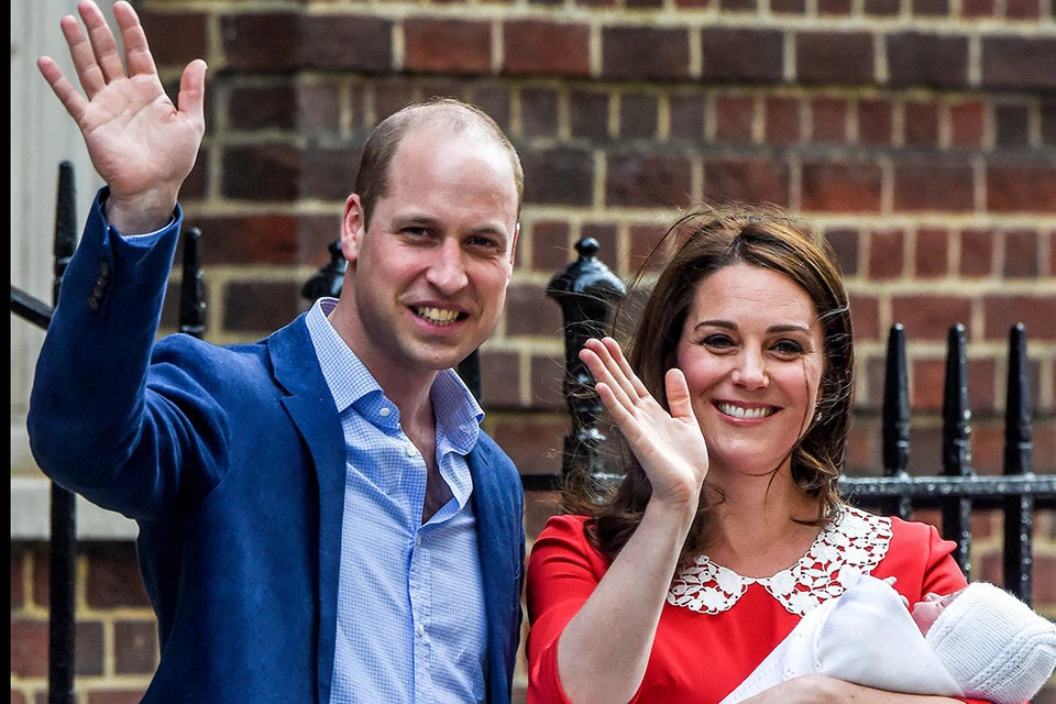 Королевская пара принимала поздравления по случаю рождения принцессы Шарлотты 4 года назад