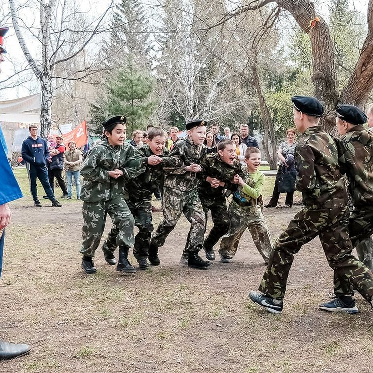 Красная горка» в Новосибирске: бои «стенку на стенку», советские винтовки и  … свадьба - KP.RU