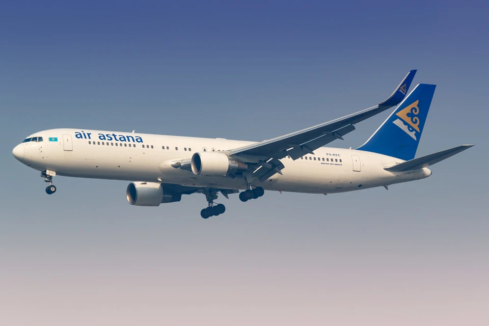 Самолет авиакомпании Air Astana.