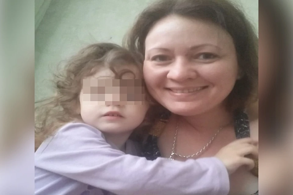Эльмира едва успела вывести на улицу своих детей и маленького котенка