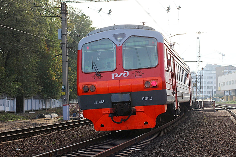 Электропоездом сообщением на Москву травмированы трое граждан