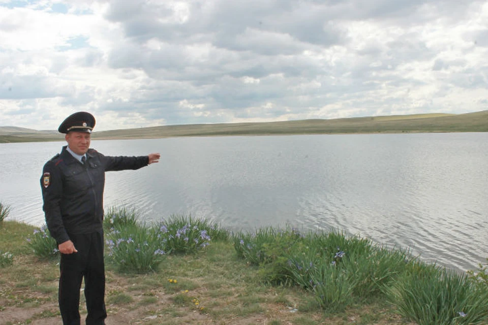 В Хакасии тонущего в озере рыбака спас полицейский в отпуске. Фото: пресс-служба МВД России по Республике Хакасия.