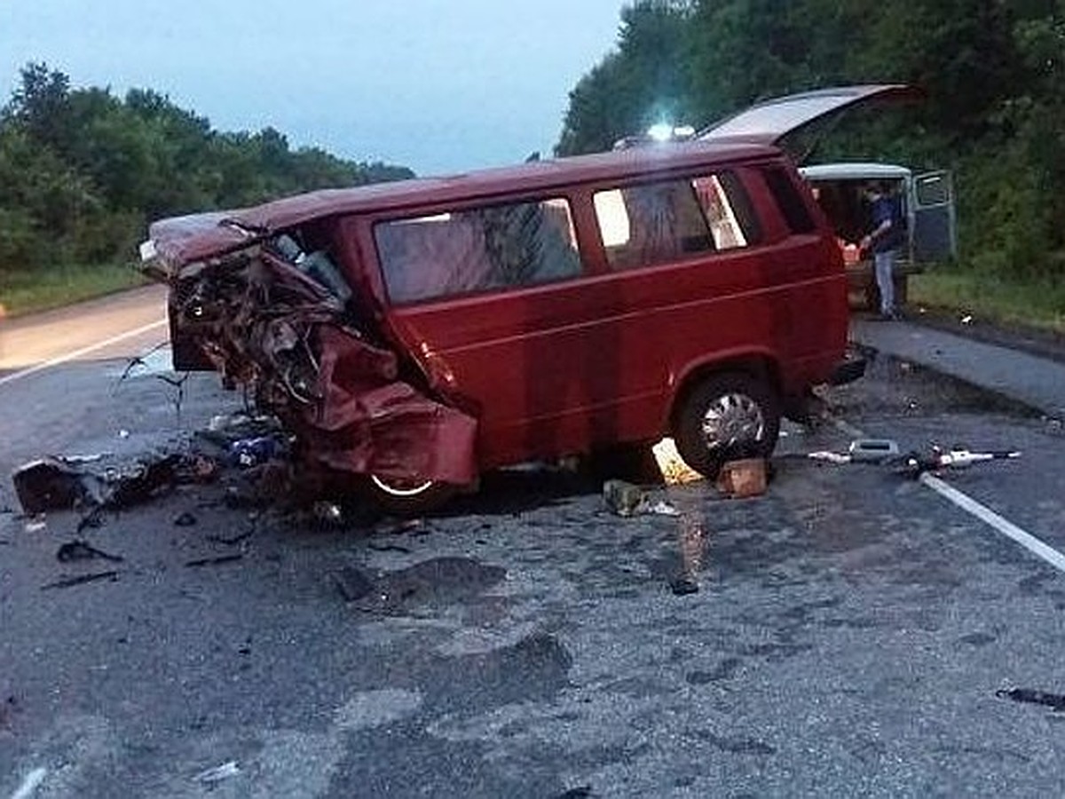 В страшном ДТП погибли 6 паломников, возвращавшихся из храма в Тульской  области - KP.RU