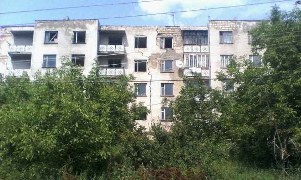 Дом в Липканах тоже может рухнуть как девятиэтажка в Атаках (Фото: Николай Крещук).