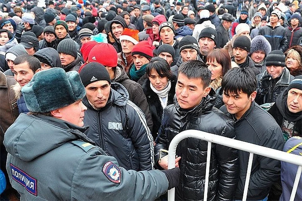 Мигрантов в России много. Но далеко не все находятся в стране легально.