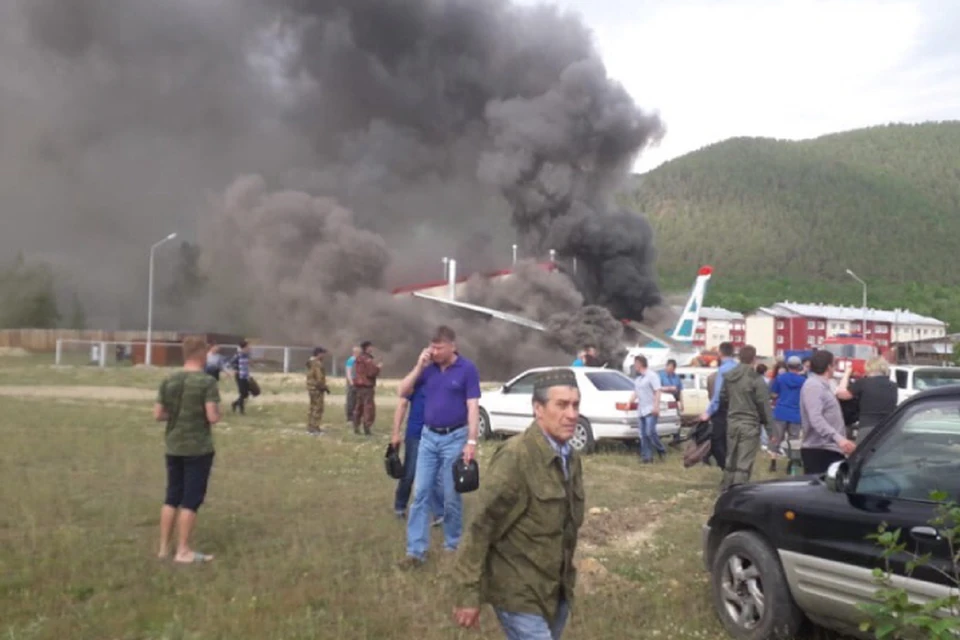 Причина авиакатастрофы Ан-24 в Нижнеангарске в Бурятии: по предварительным данным, в воздухе отказал двигатель. Фото: инцидент Иркутск.