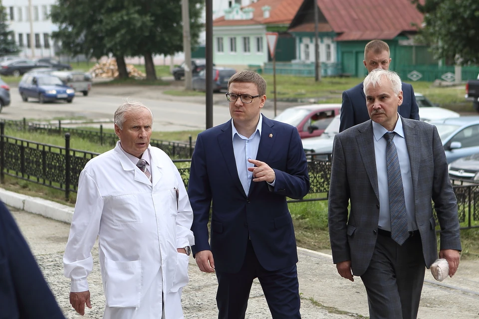 Алексей Текслер побывал в Каслинской городской больнице. Фото: gubernator74.ru