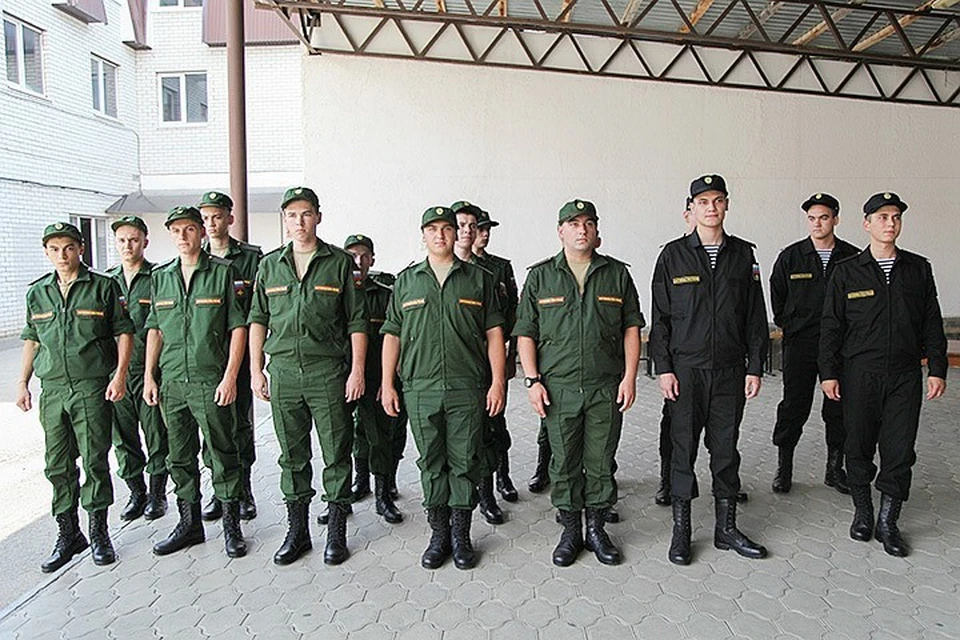 Более 400 призывников отправились для прохождения военной службы в научные роты