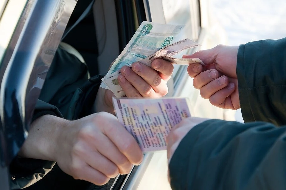 Сотрудники полиции заработали более 2 млн рублей