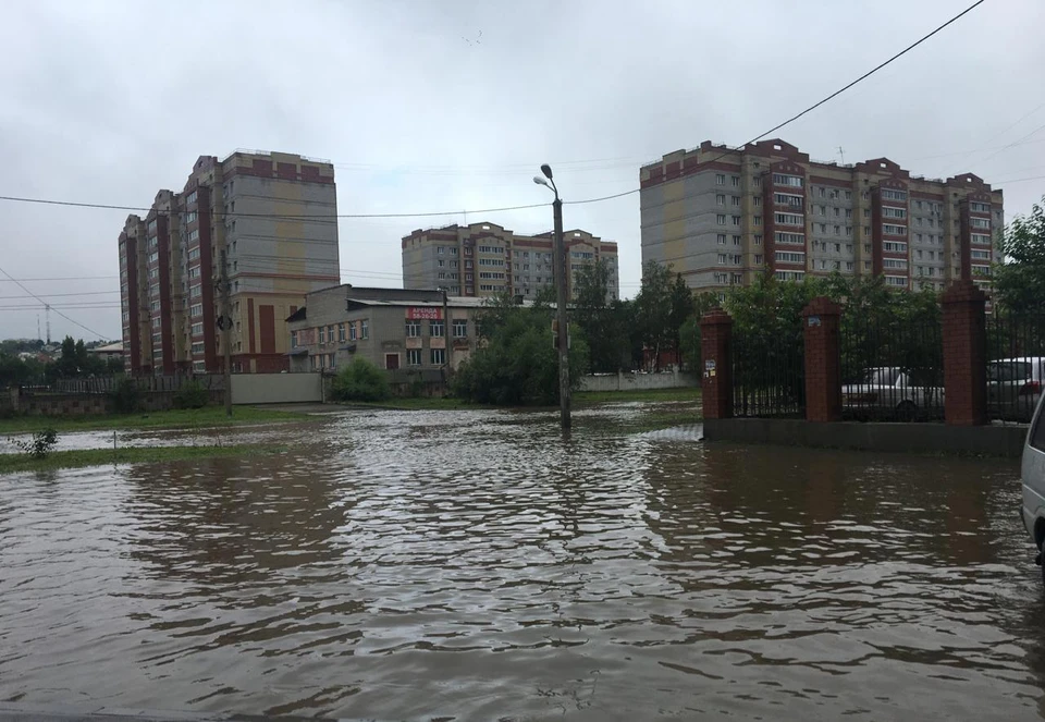Жители микрорайона не расстаются с резиновыми сапогами - Нина Серебрянникова