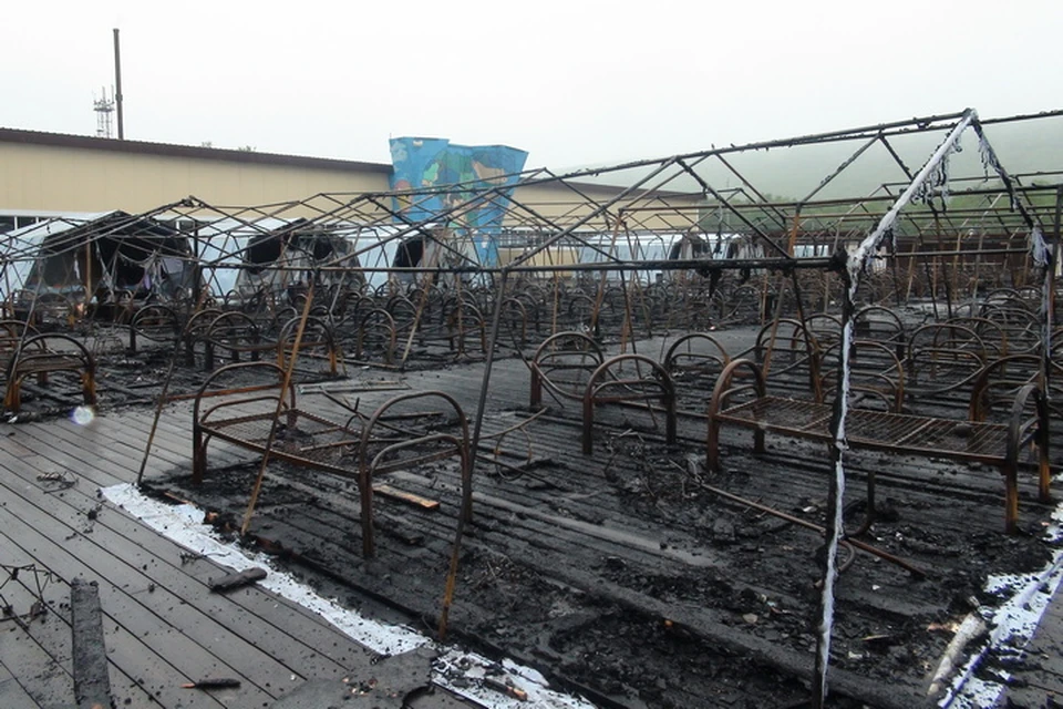 «Негорючие» палатки лопались как огненные шары: начальник лагеря о пожаре в «Холдоми» в Хабаровском крае