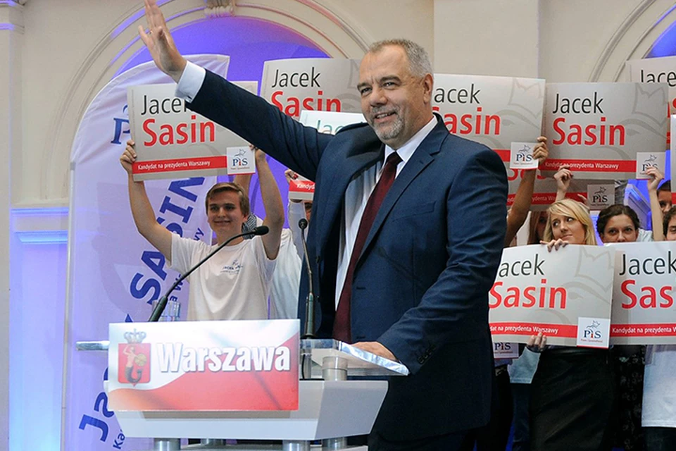 Такое странное решение объяснял вице-премьер Польши Яцек Сасин