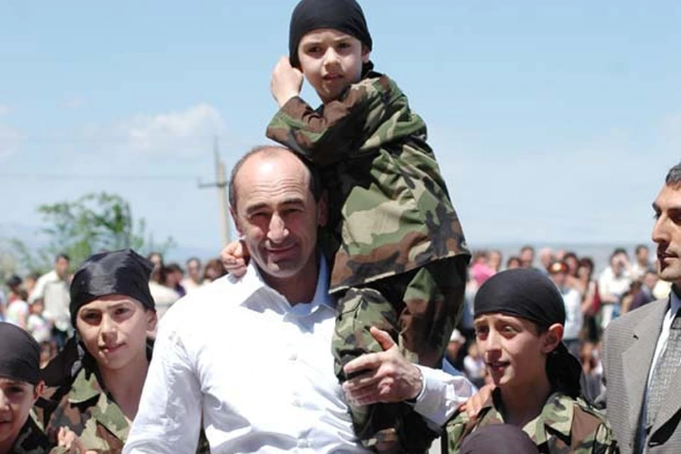 Экс-президент Кочарян навел порядок в Армении и ушел в отставку. Но нынешняя власть, наплевав на все законы, до сих пор держит его за решеткой. Фото: robertkocharyan.am