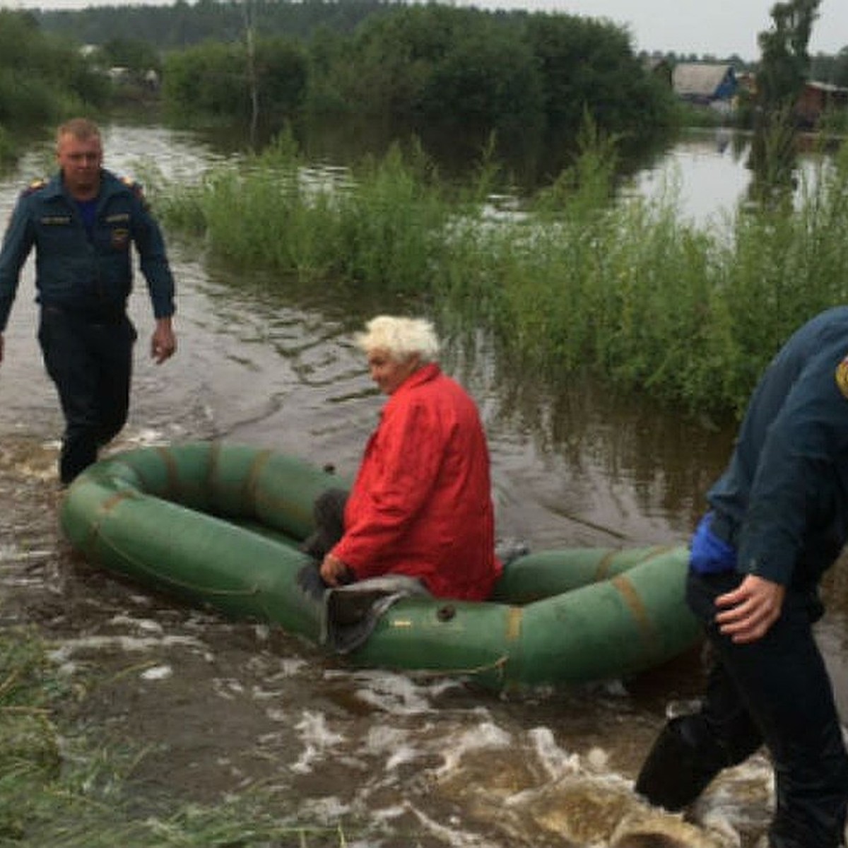 Наводнение в Иркутской области сейчас: в зону затопления попали 30 городов  и поселков - KP.RU